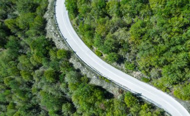 Asfalt yol Dağları