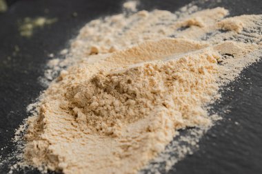 Tabaktaki barutun yakın görüntüsü