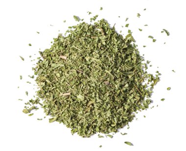 Limon Verbena 'nın (Lippia Citriodora) kuru bitki çayı yığını beyaz arka planda izole edilmiştir. Yukarıdan görüntüle.