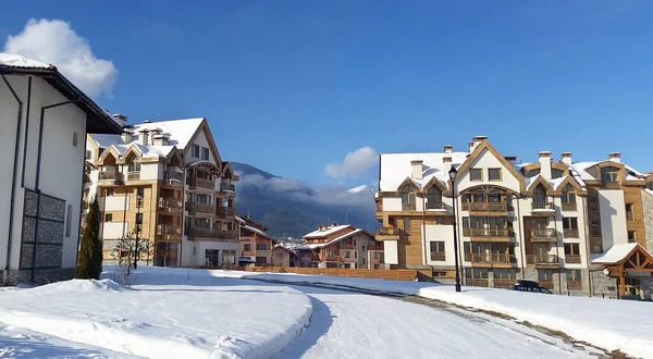 Zimowe Góry Małymi Hotelami — Zdjęcie stockowe
