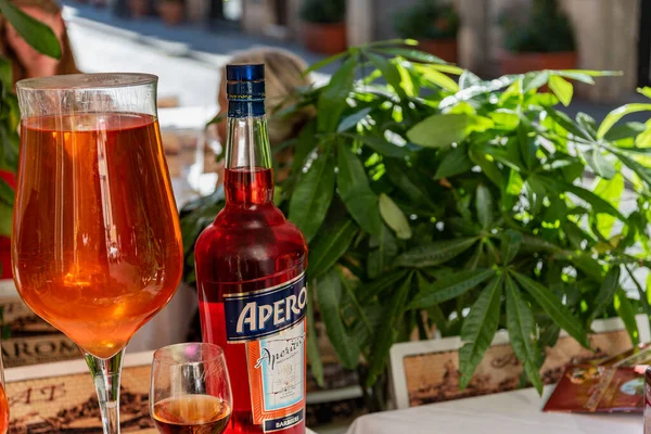 Rom Italien September 2019 Aperolgetränke Auf Dem Tisch — Stockfoto