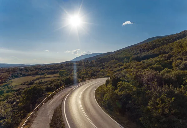 Estrada Asfalto Através Das Montanhas — Fotografia de Stock