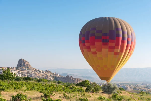 Primer Plano Del Globo Aerostático Durante Vuelo Los Valles Capadocia —  Fotos de Stock