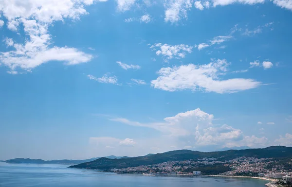 夏日风平浪静的风景 — 图库照片