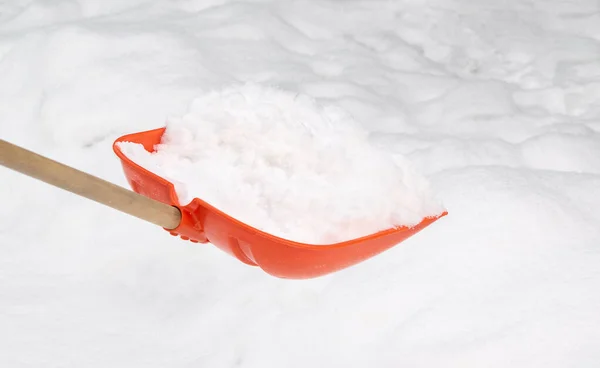 Лопата Повна Снігу Взимку — стокове фото