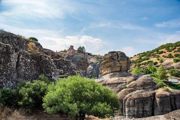 Observando Vista Sobre Formação Rochosa Natural Meteora Kalabaka Grécia Turismo — Fotografia de Stock