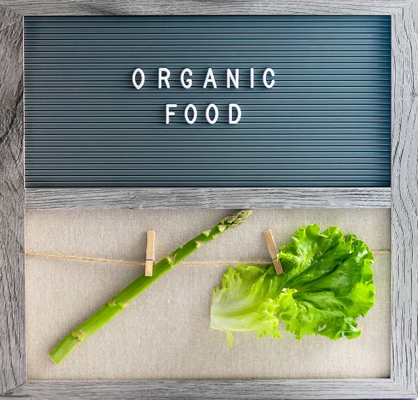 Masih Hidup Dengan Teks Makanan Organik Konsep Vegan — Stok Foto