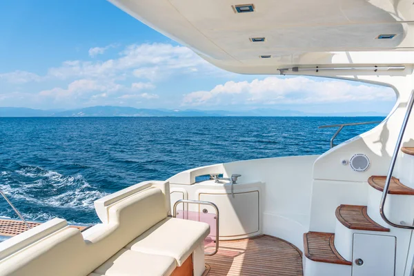 Letar Från Lyx Yacht Tropiska — Stockfoto