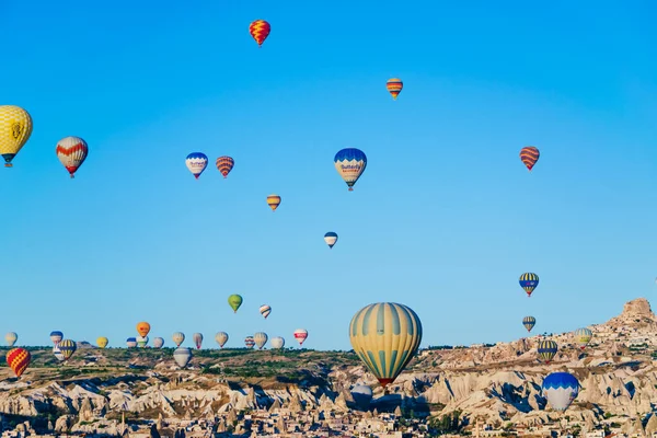 Felvétel Cappadocia Völgyekben Repülés Közben Hőlégballonról — Stock Fotó