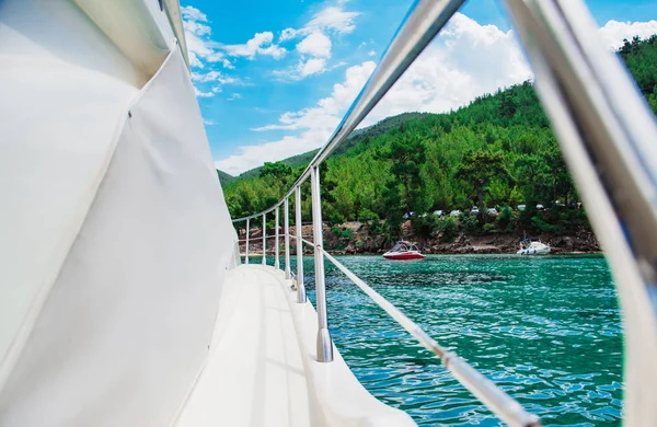 Letar Från Lyx Yacht Tropiska — Stockfoto