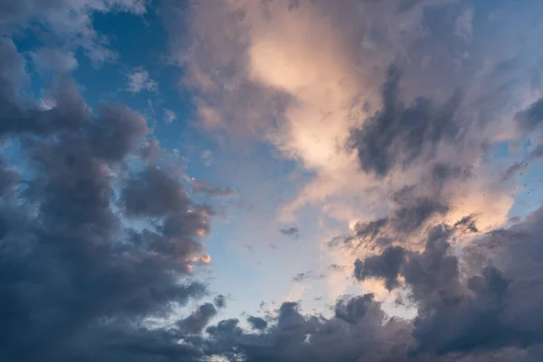 Schöne Wolken Himmel Hintergrundtextur — Stockfoto
