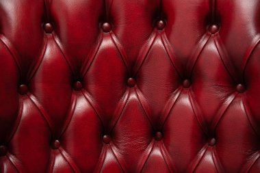 Düğmeli desenli gerçek kırmızı deri döşeme