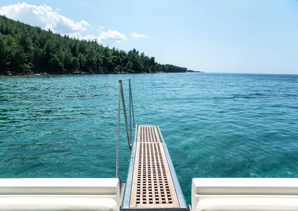 Utsikt Över Havet Och Tropiska Kusten Från Yacht — Stockfoto