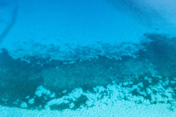 Vista Aérea Del Océano Azul Con Arrecife Coral Submarino Trópicos — Foto de Stock
