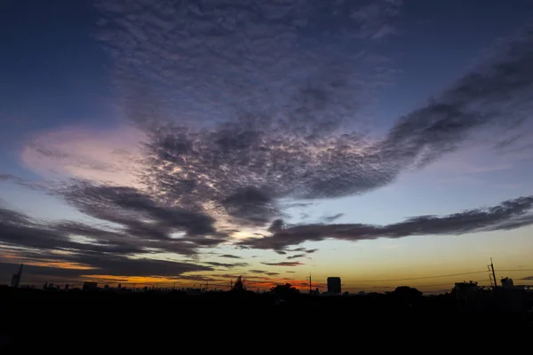 空の雲と夕焼け — ストック写真