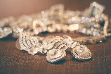 Pendent takı gümüş ve Pırlanta kalp şeklindeki wome için yapılmış