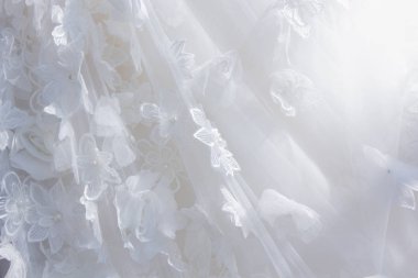 Gelin elbise kumaş ve güzel nakış weddi detayları