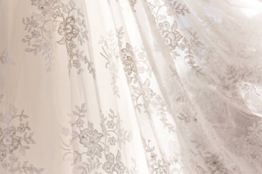 Gelin elbise kumaş ve güzel nakış weddi detayları