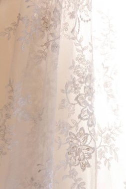 Gelin elbise kumaş ve güzel nakış weddi detayları