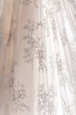 Gelin elbise kumaş ve güzel nakış weddi detayları