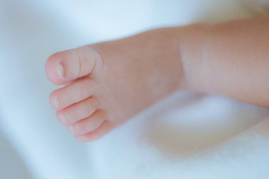 Fotoğraflara yakından minik bebek ayak 