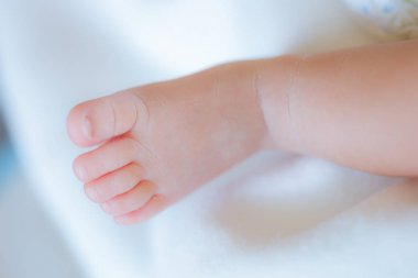 Fotoğraflara yakından minik bebek ayak 