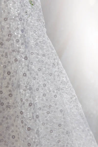 Gelin elbise kumaş ve güzel nakış weddi detayları