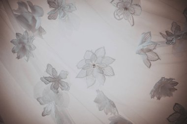 Gelin elbise kumaş ve güzel nakış weddi detayları