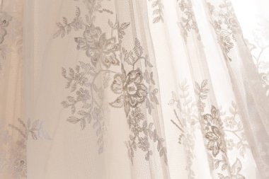 Gelin elbise kumaş ve güzel nakış weddi detayları