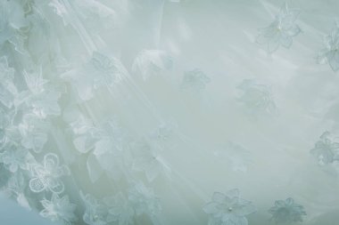 Gelin elbise kumaş ve güzel nakış weddi detayları