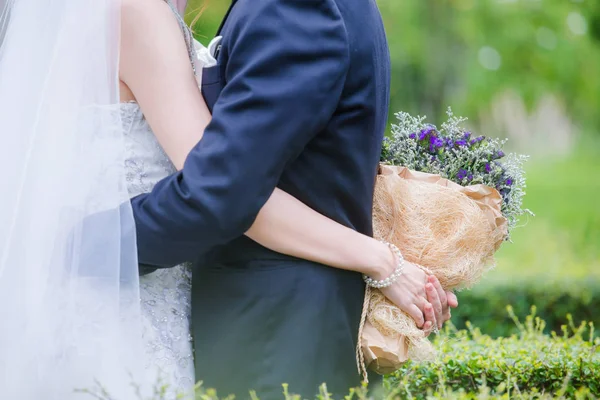 Yeni güzel bir buket ile evli — Stok fotoğraf