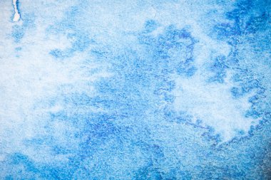 Beyaz kağıt üzerindeki suluboya resimden soyut arkaplan resmi.