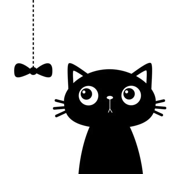Schattig kattenkop gezicht kijkend naar strik hangend aan draad. Zwarte silhouet sticker print. Een stripfiguur. Kawaii dier. Huisdier baby collectie Kinderen wenskaart. Vlak ontwerp. Witte achtergrond. — Stockvector