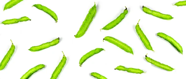 Szárnyas Bab Fehér Háttér Izolátumon Zöldséget Enni Chilipürével Zöld Zöldségek — Stock Fotó
