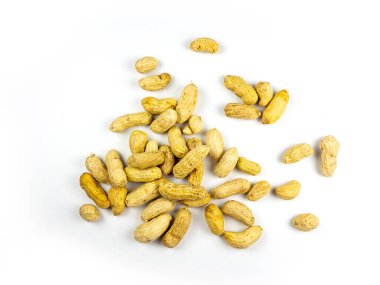 Kaynamış fıstıkları kapatın.