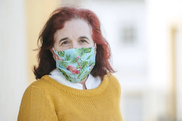 Portrét Dospělé Ženy Ochrannou Maskou Stock Fotografie