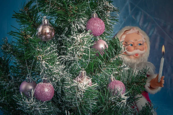 Kerstboom met kerstman claus — Stockfoto