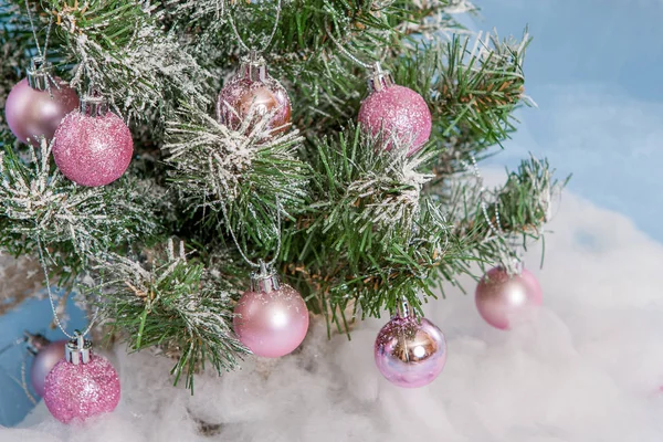 Kerstboom versierd. — Stockfoto