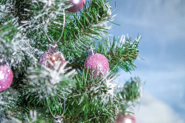 Kerstboom versierd. — Stockfoto