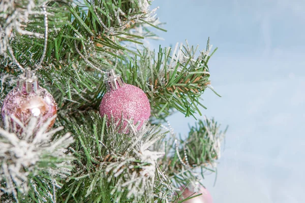 Vánoční stromeček zdobený. — Stock fotografie