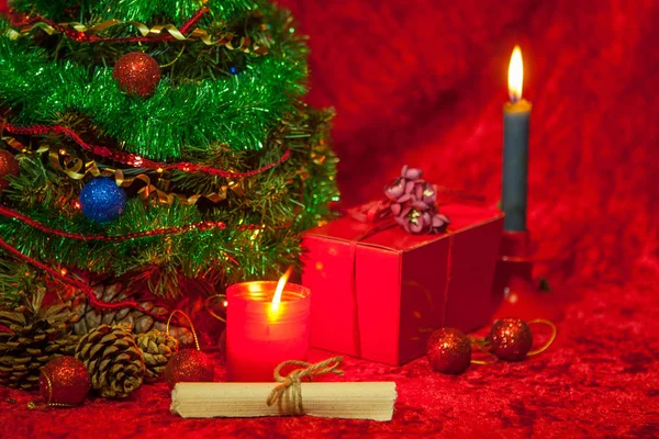 Árbol de navidad con vela encendida — Foto de Stock