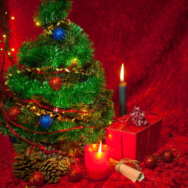 Árbol de navidad con vela encendida — Foto de Stock