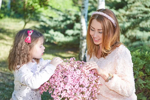 Bonne famille, mère et fille . — Photo