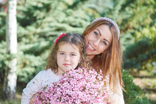 Happy family, mother and daughter. — Stock Photo, Image