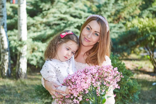 Happy family, mother and daughter. — Stock Photo, Image