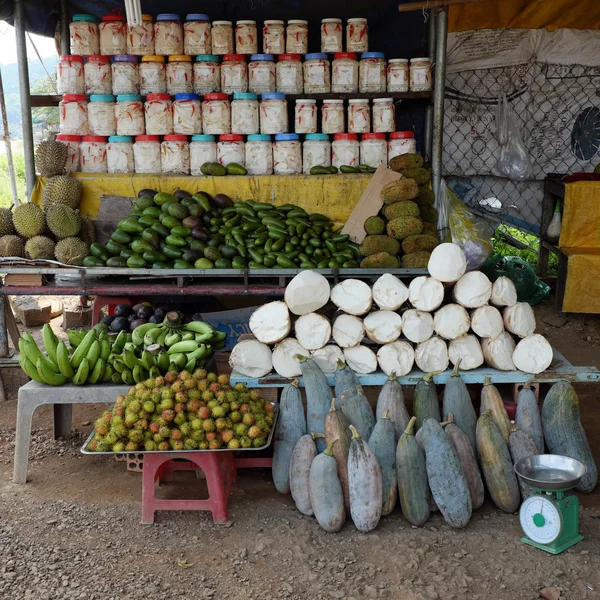 Vietnamese food store, outdoor farmer market — Stock Photo, Image