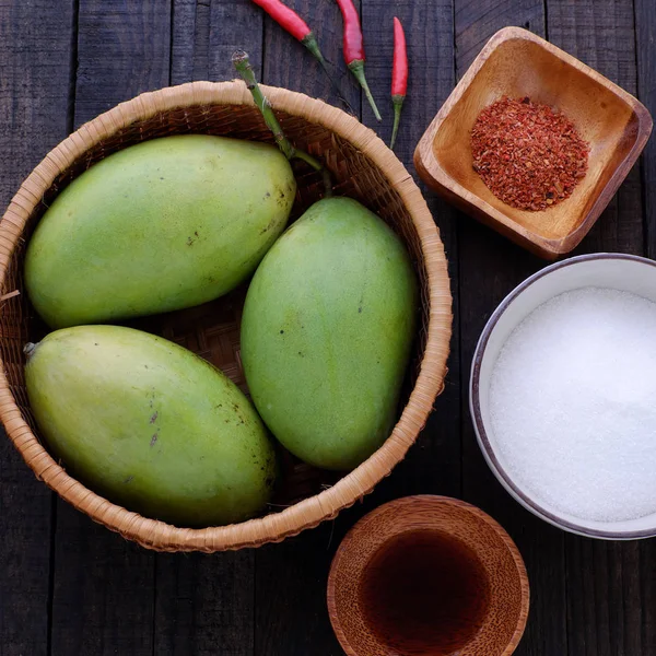 Vietnamese fruit, green mango — Stock Photo, Image