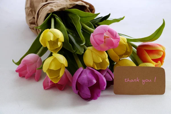 Tulip blombukett till glad mors dag — Stockfoto