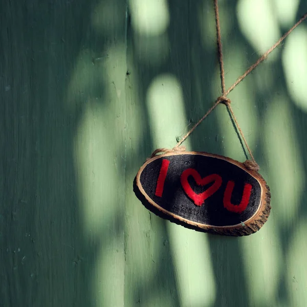 Yeşil Ahşap başlığında seviyorum