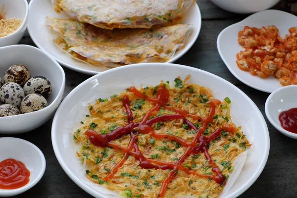 Comida de rua vietnamita, bolo de cinto assado — Fotografia de Stock